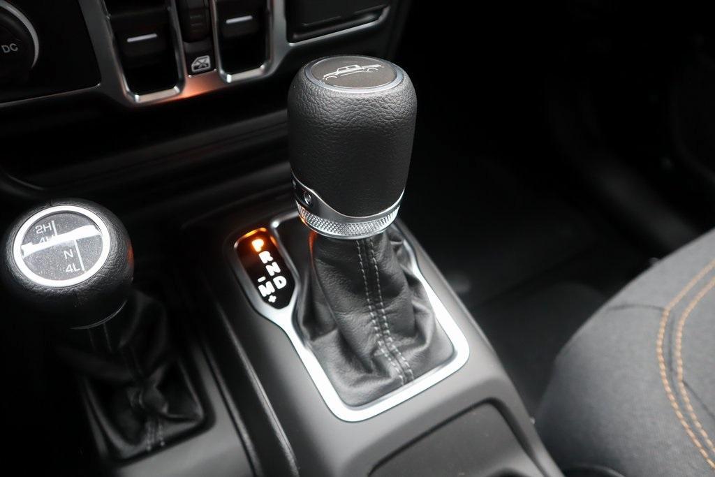 new 2025 Jeep Gladiator car, priced at $35,234