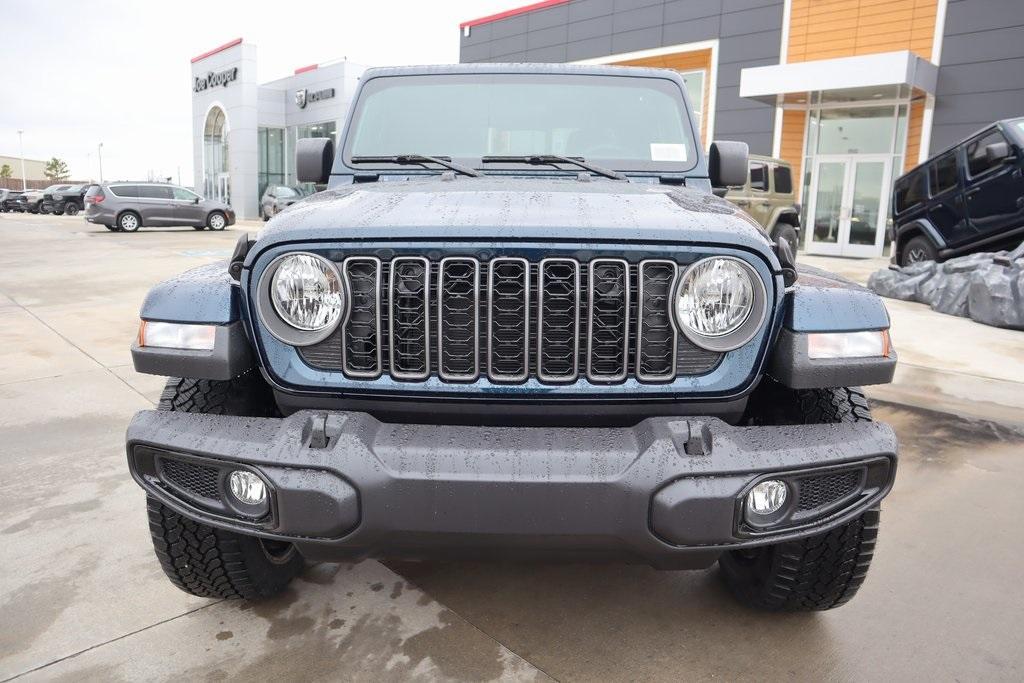 new 2025 Jeep Gladiator car, priced at $35,234
