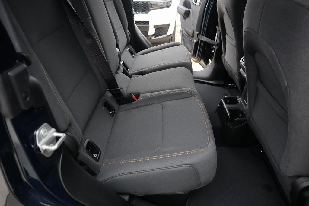 new 2025 Jeep Gladiator car, priced at $35,234