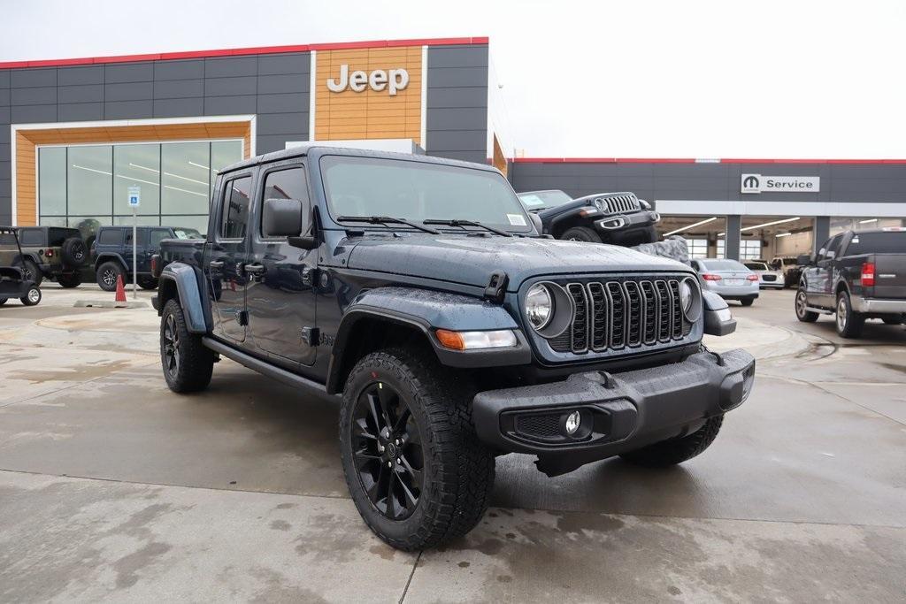 new 2025 Jeep Gladiator car, priced at $35,234