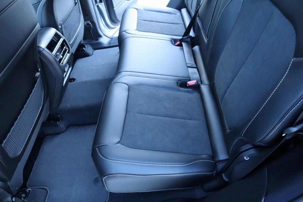 new 2025 Jeep Grand Cherokee car, priced at $40,434