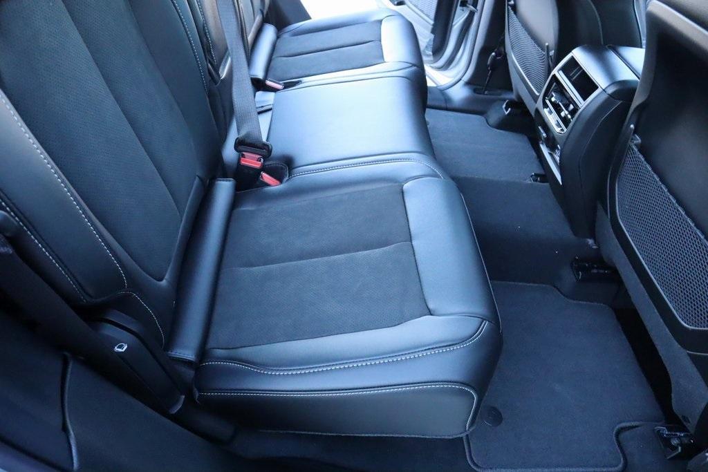 new 2025 Jeep Grand Cherokee car, priced at $40,434