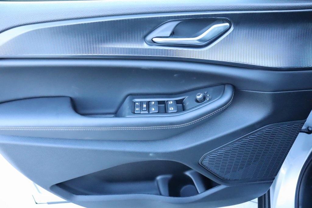 new 2025 Jeep Grand Cherokee car, priced at $40,434