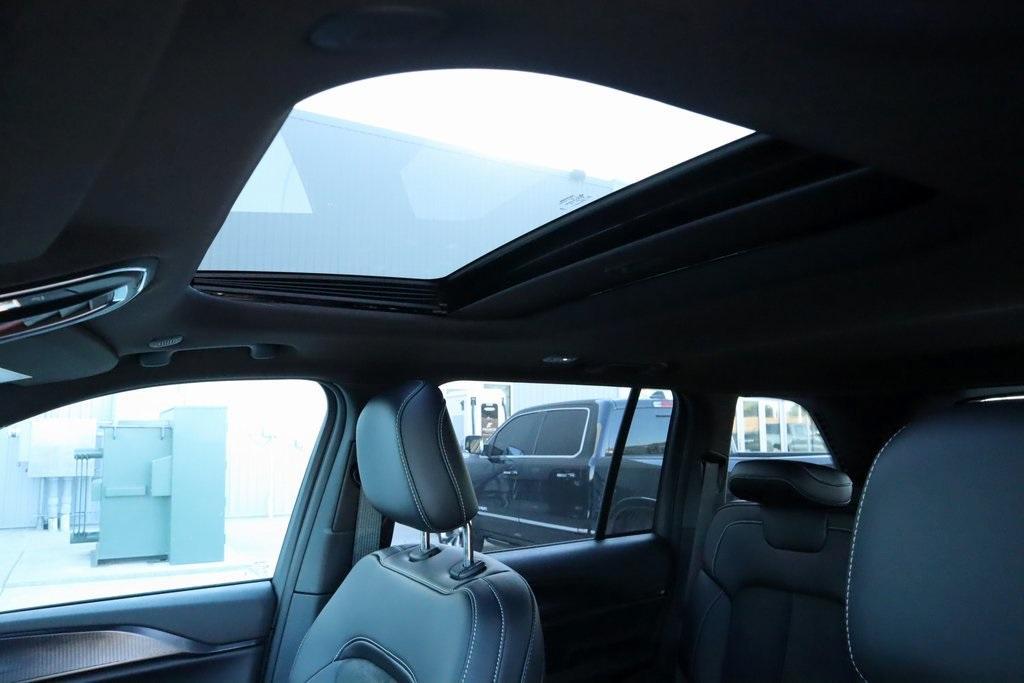 new 2025 Jeep Grand Cherokee car, priced at $40,434