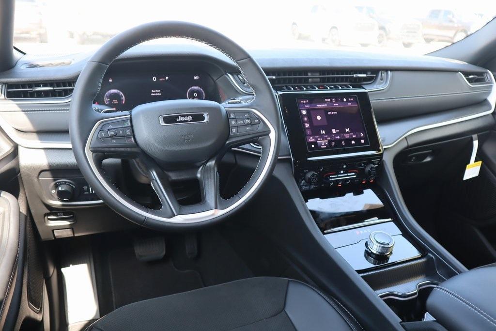 new 2025 Jeep Grand Cherokee L car, priced at $39,854