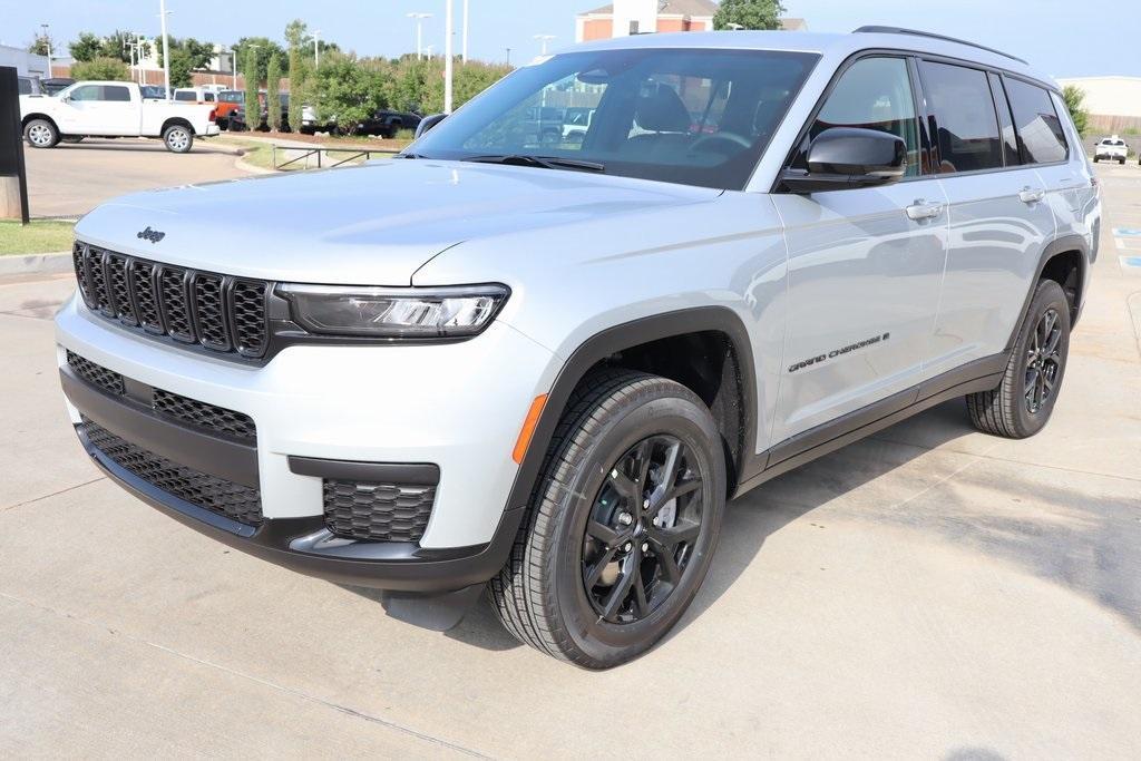 new 2025 Jeep Grand Cherokee L car, priced at $39,201