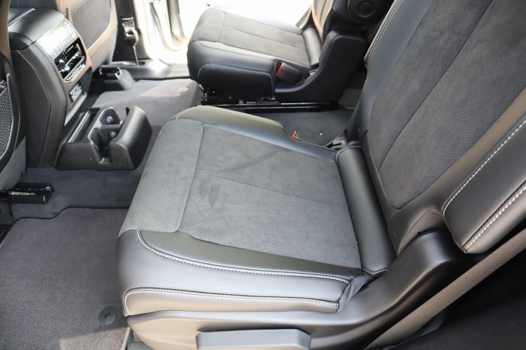new 2025 Jeep Grand Cherokee L car, priced at $39,201