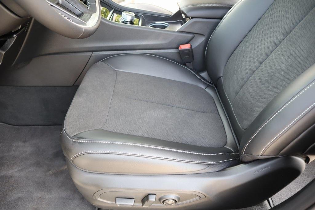 new 2025 Jeep Grand Cherokee L car, priced at $39,201
