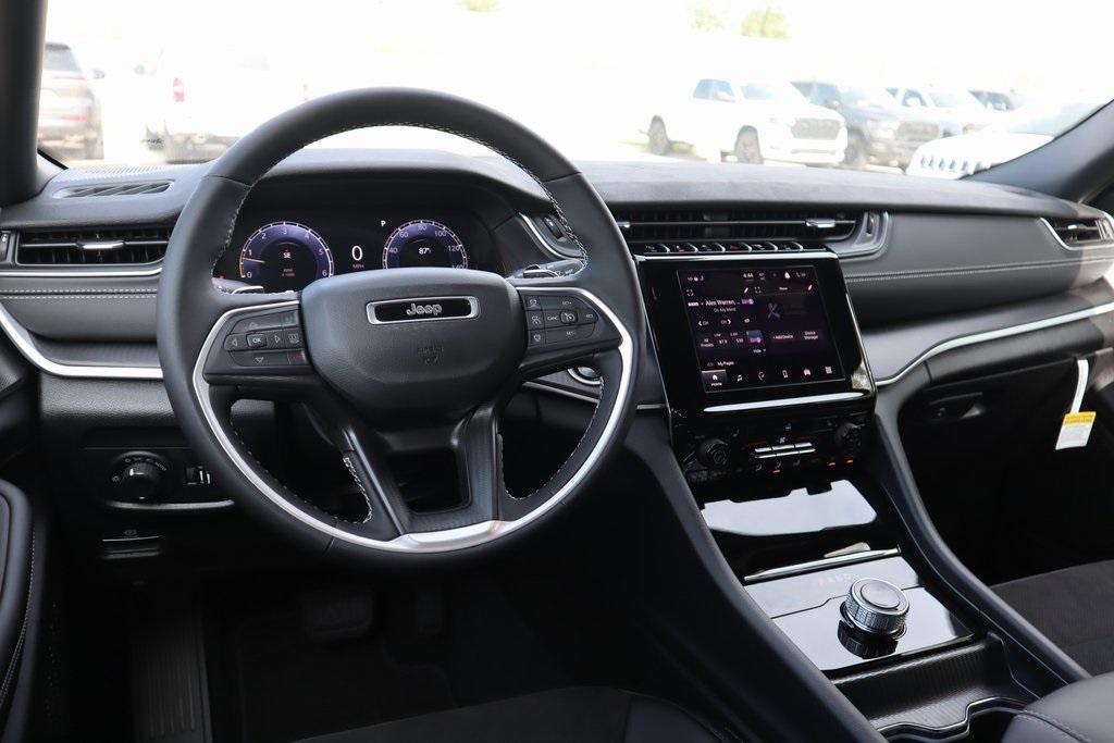 new 2025 Jeep Grand Cherokee L car, priced at $39,201