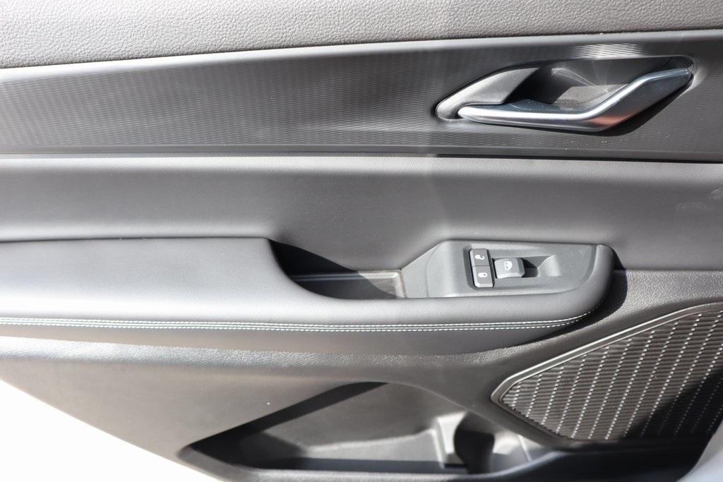 new 2025 Jeep Grand Cherokee L car, priced at $39,201