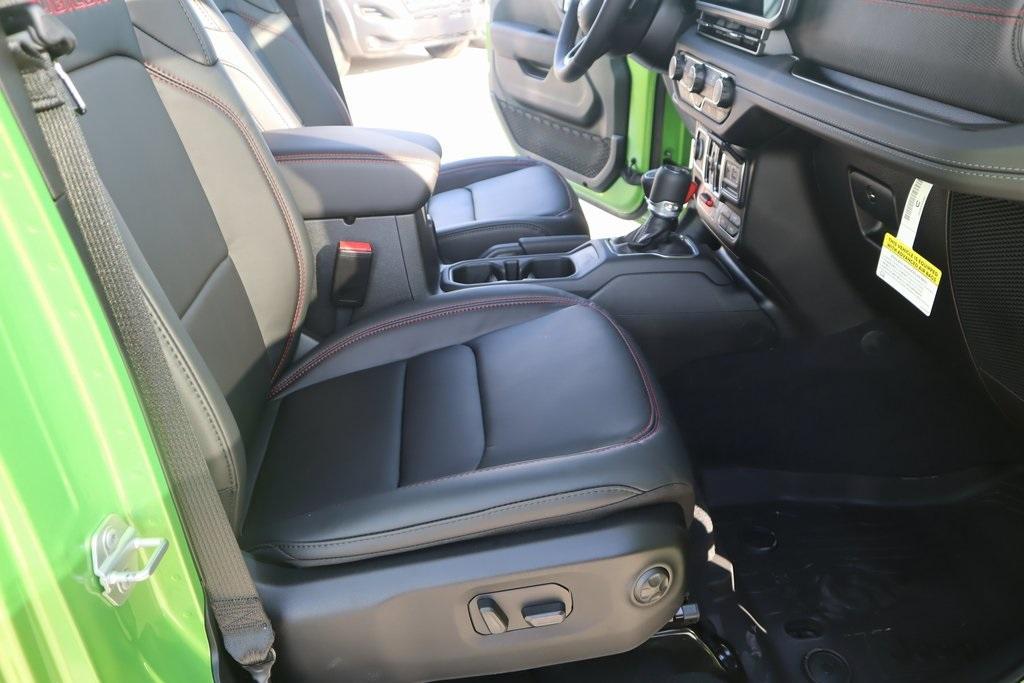 new 2025 Jeep Wrangler car, priced at $59,495