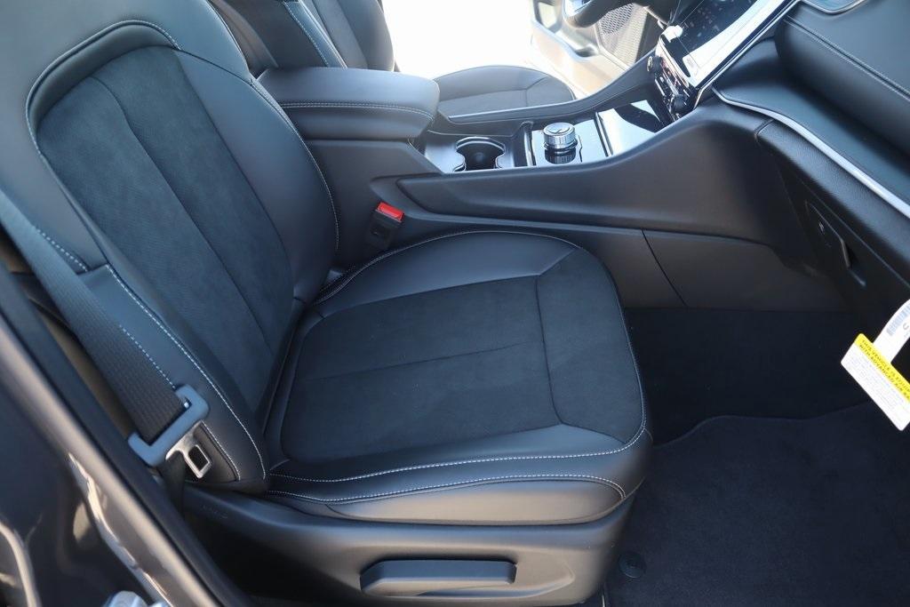 new 2025 Jeep Grand Cherokee L car, priced at $41,524