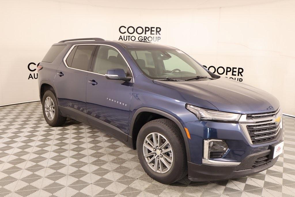 used 2022 Chevrolet Traverse car, priced at $23,115