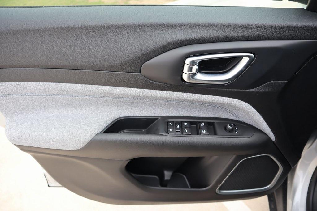 new 2025 Jeep Compass car, priced at $22,347