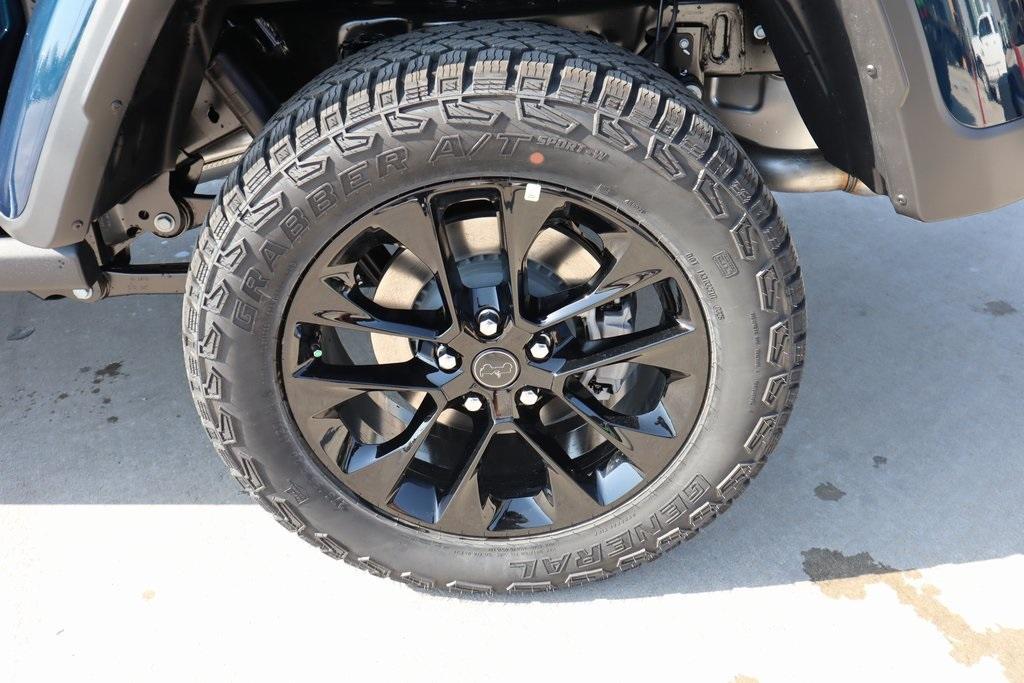 new 2025 Jeep Gladiator car, priced at $39,230
