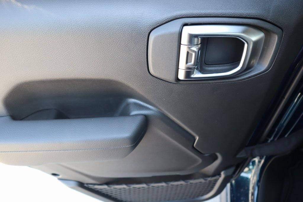 new 2025 Jeep Gladiator car, priced at $39,230