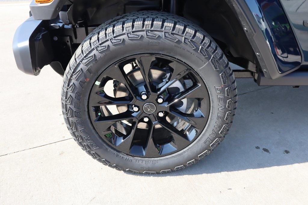 new 2025 Jeep Gladiator car, priced at $39,230