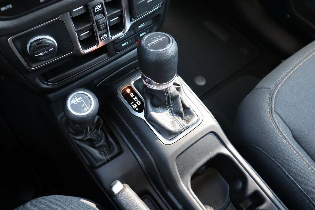 new 2025 Jeep Gladiator car, priced at $39,230