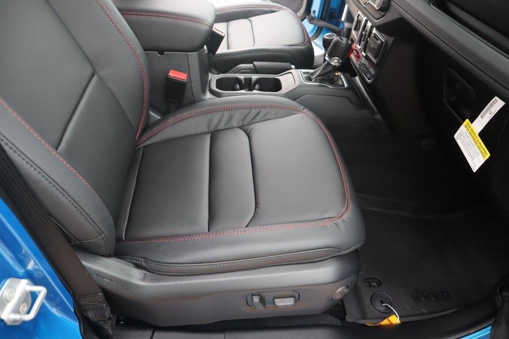 new 2025 Jeep Wrangler car, priced at $56,698