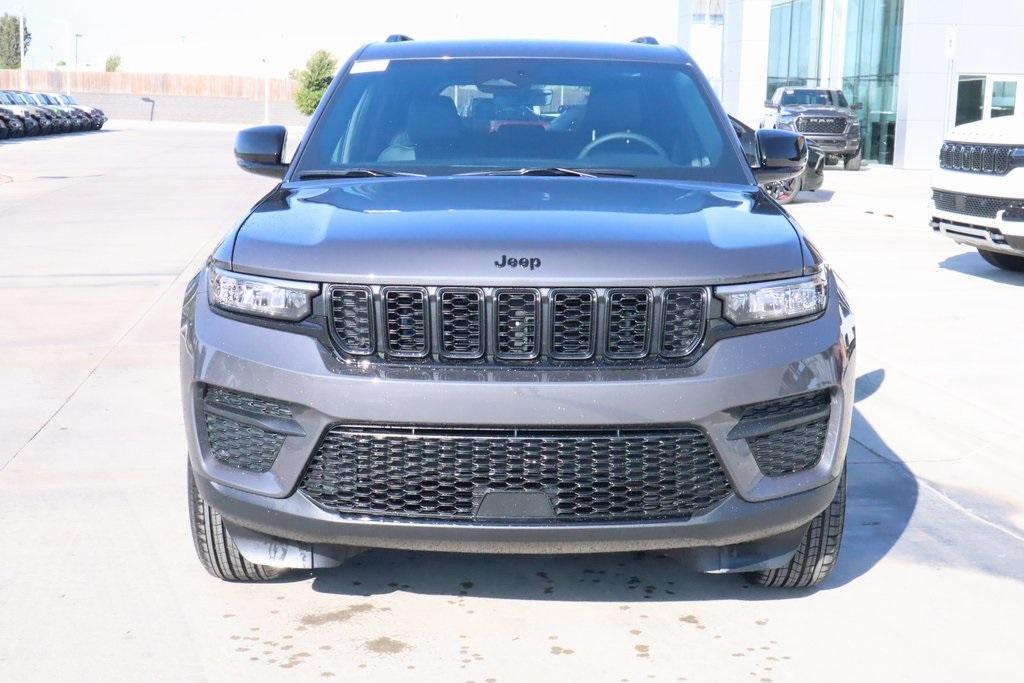 new 2025 Jeep Grand Cherokee car, priced at $38,499