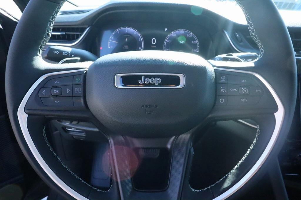 new 2025 Jeep Grand Cherokee car, priced at $38,499