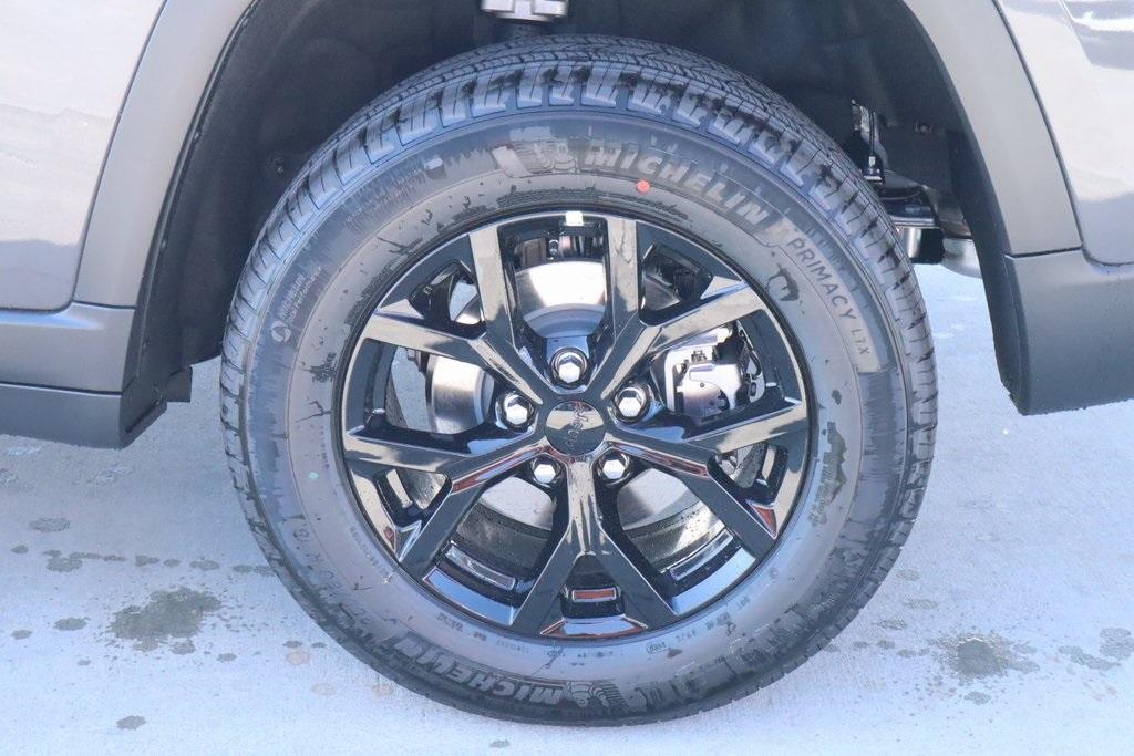 new 2025 Jeep Grand Cherokee car, priced at $38,499