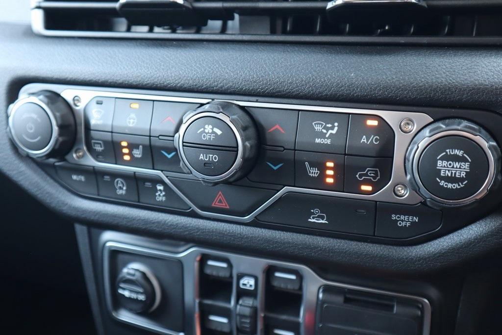 new 2025 Jeep Wrangler car, priced at $47,227