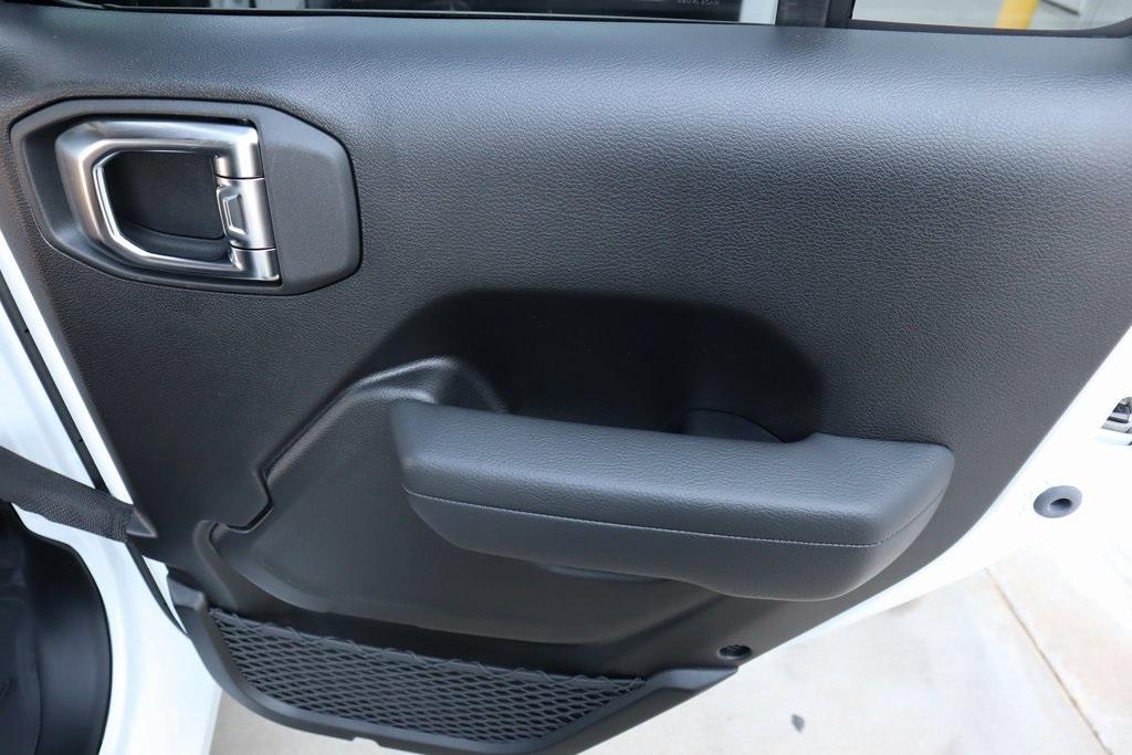 new 2025 Jeep Wrangler car, priced at $47,227
