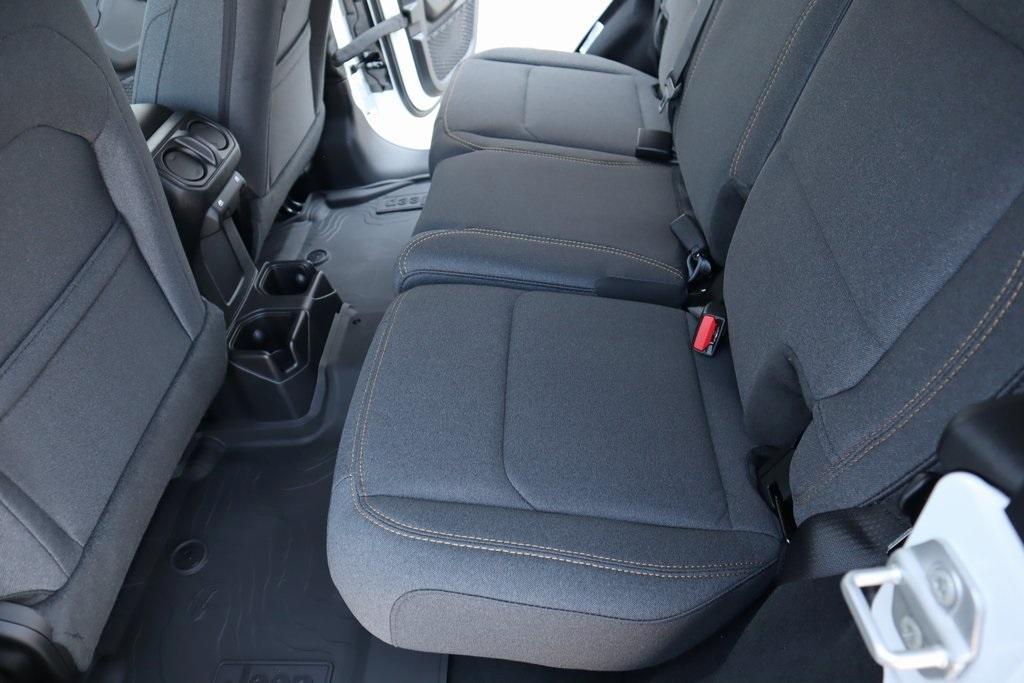 new 2025 Jeep Wrangler car, priced at $47,227