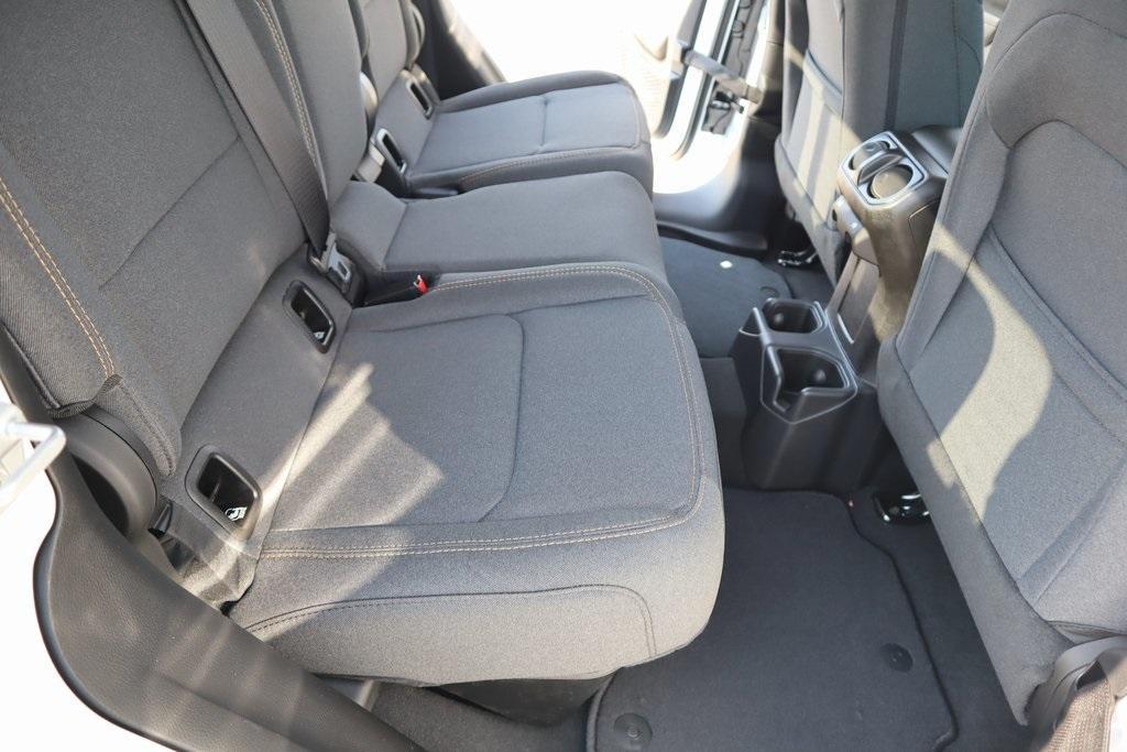 new 2025 Jeep Gladiator car, priced at $37,324