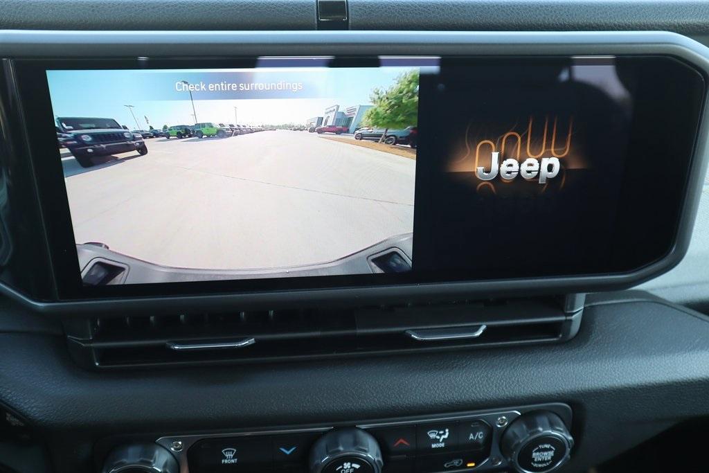new 2025 Jeep Gladiator car, priced at $37,324