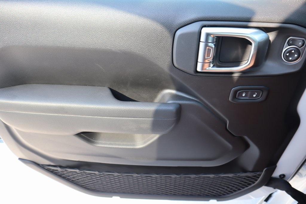 new 2025 Jeep Gladiator car, priced at $37,324