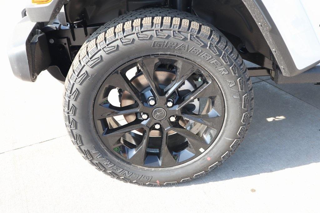 new 2025 Jeep Gladiator car, priced at $37,324