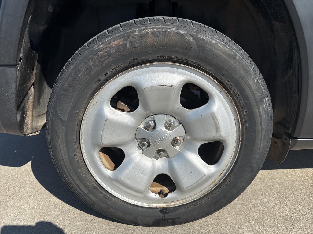 used 2015 Jeep Cherokee car, priced at $6,877