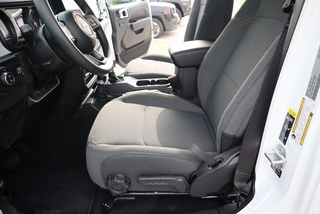 new 2025 Jeep Gladiator car, priced at $36,063