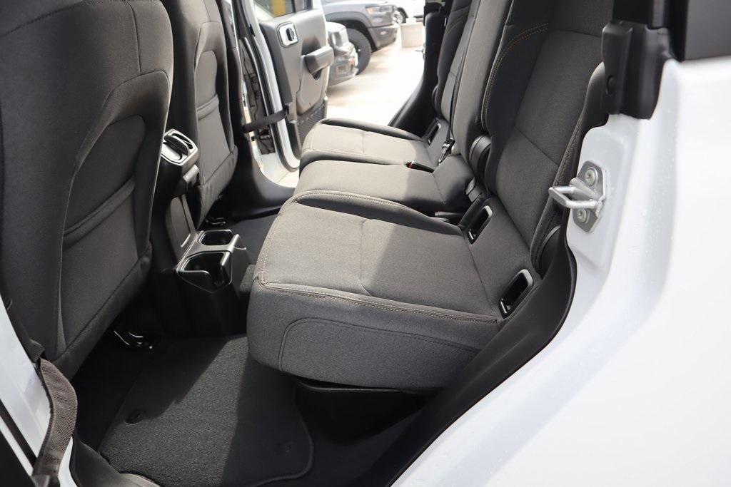 new 2025 Jeep Gladiator car, priced at $36,063