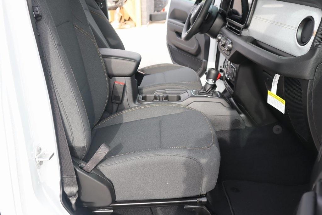 new 2025 Jeep Gladiator car, priced at $36,063