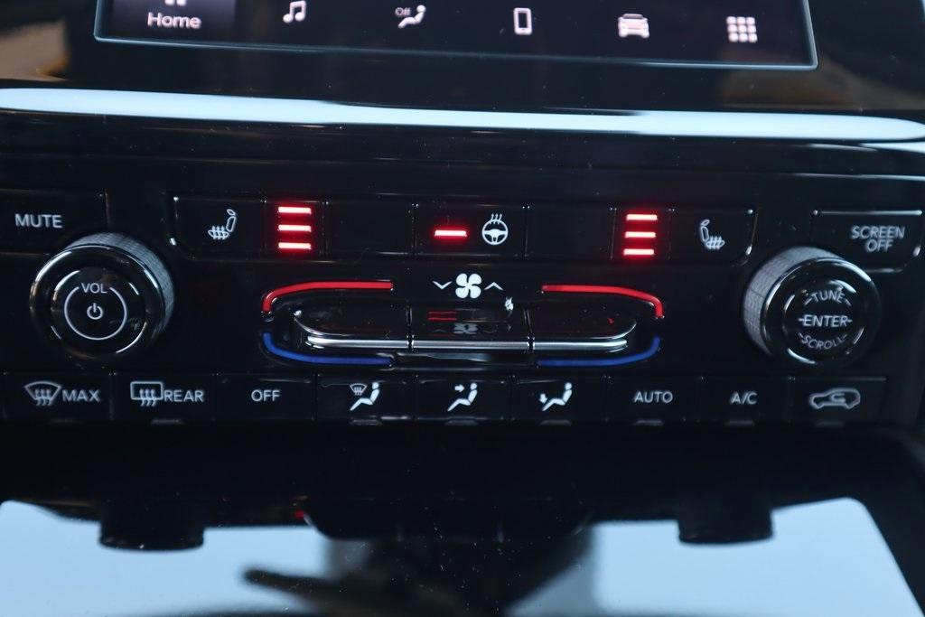 new 2025 Jeep Grand Cherokee car, priced at $35,609