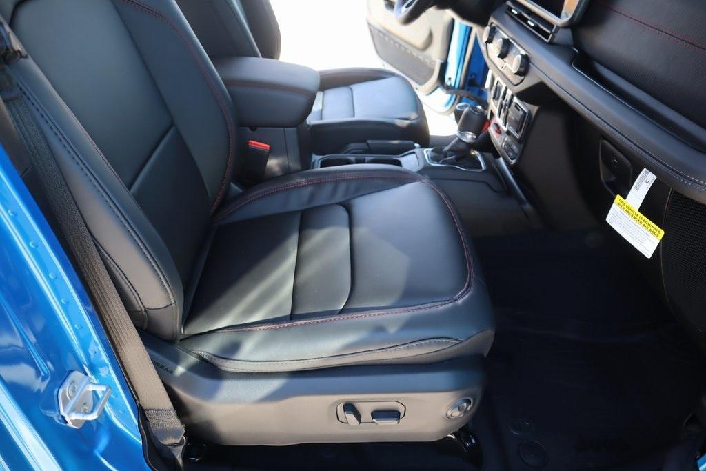 new 2025 Jeep Gladiator car, priced at $45,759