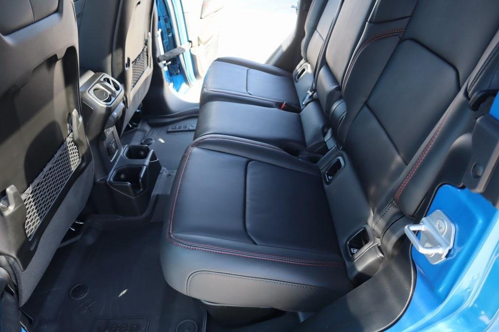 new 2025 Jeep Gladiator car, priced at $45,759