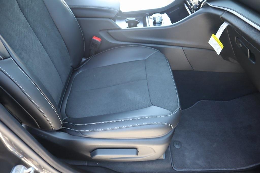 new 2025 Jeep Grand Cherokee car, priced at $35,194
