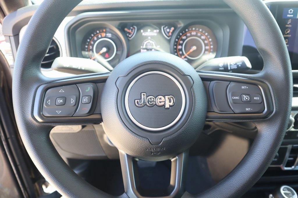 new 2025 Jeep Gladiator car, priced at $37,342