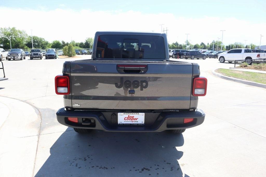 new 2025 Jeep Gladiator car, priced at $37,342