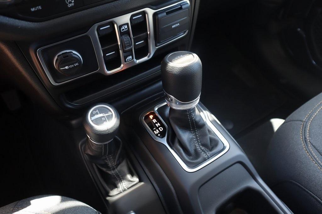 new 2025 Jeep Gladiator car, priced at $37,342