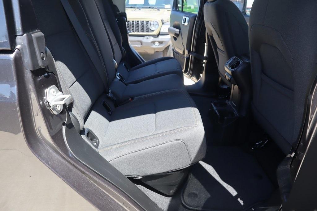 new 2025 Jeep Gladiator car, priced at $37,342