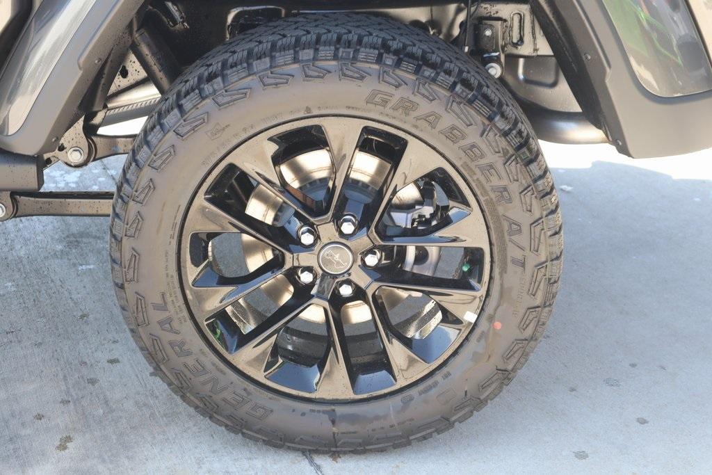 new 2025 Jeep Gladiator car, priced at $37,342