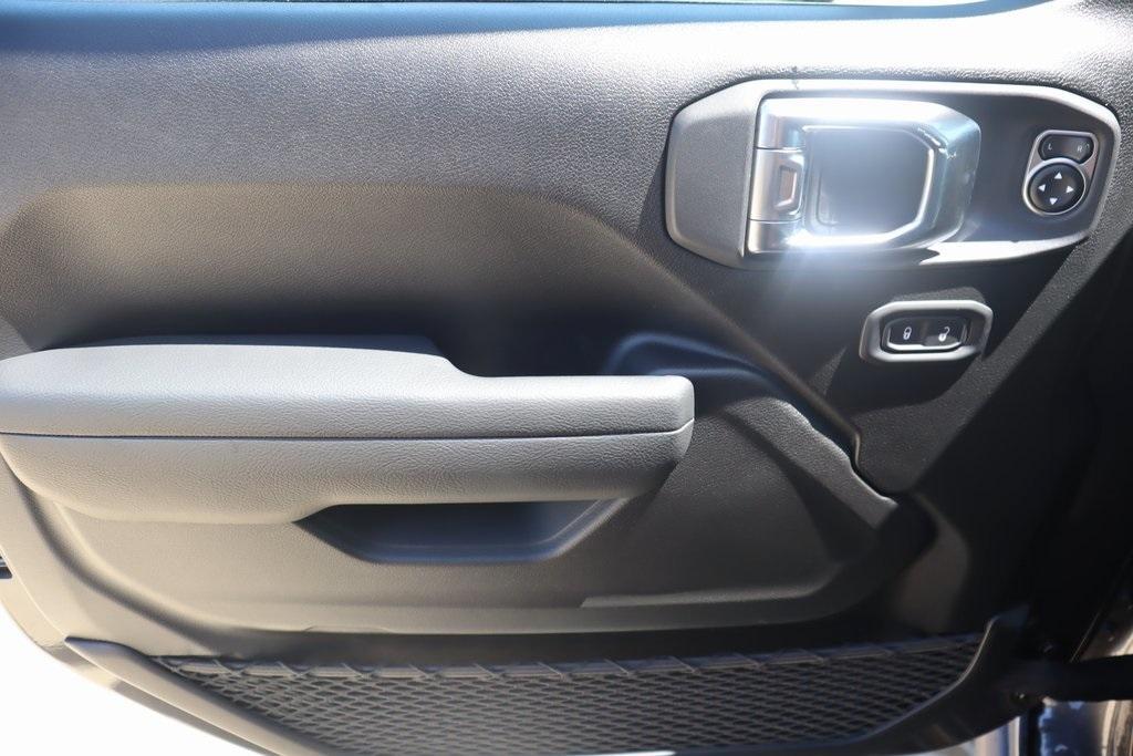 new 2025 Jeep Gladiator car, priced at $37,342