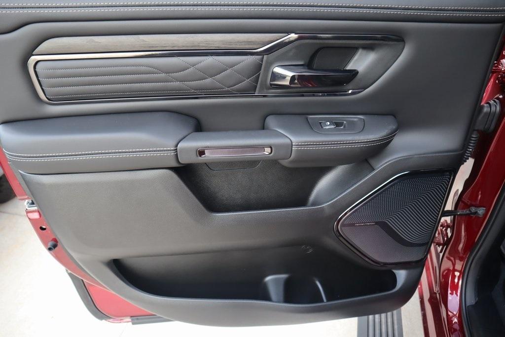 new 2025 Ram 1500 car, priced at $67,552
