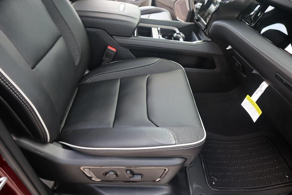 new 2025 Ram 1500 car, priced at $67,552