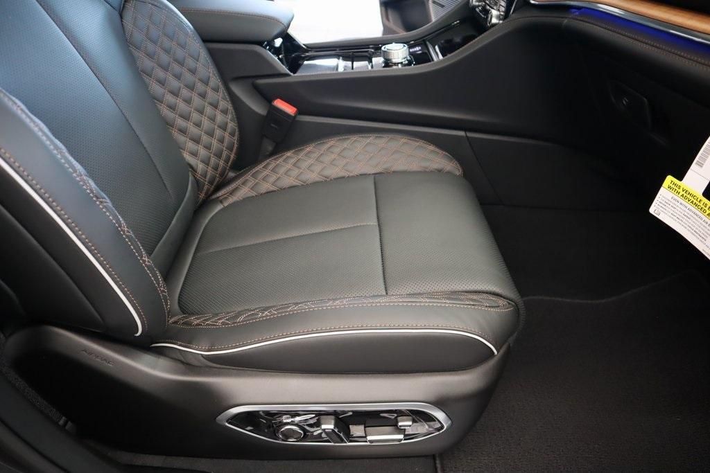 new 2025 Jeep Grand Cherokee L car, priced at $59,124